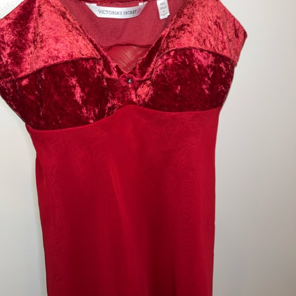 VTG Victoria's Secret Intimate Solid Maroon Babydoll Velvet Top Size M EUC - Picture 3 of 6